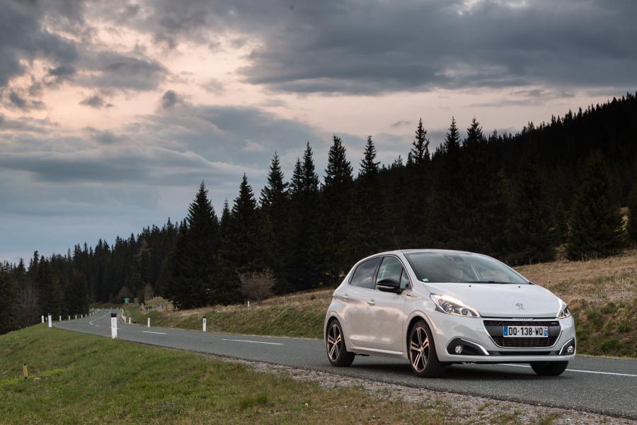  Peugeot 208 GT Line 5-Door 2015 года  (фото 20 из 20)